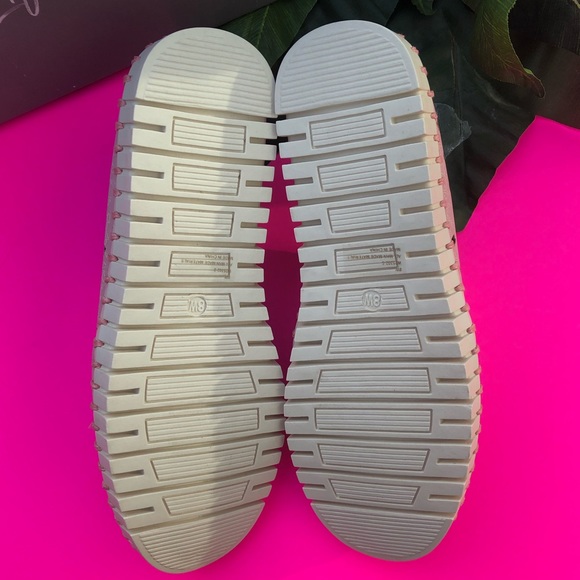 SOLE LIFT WIDE WIDTH SLIP-ONS - Picture 8 of 10